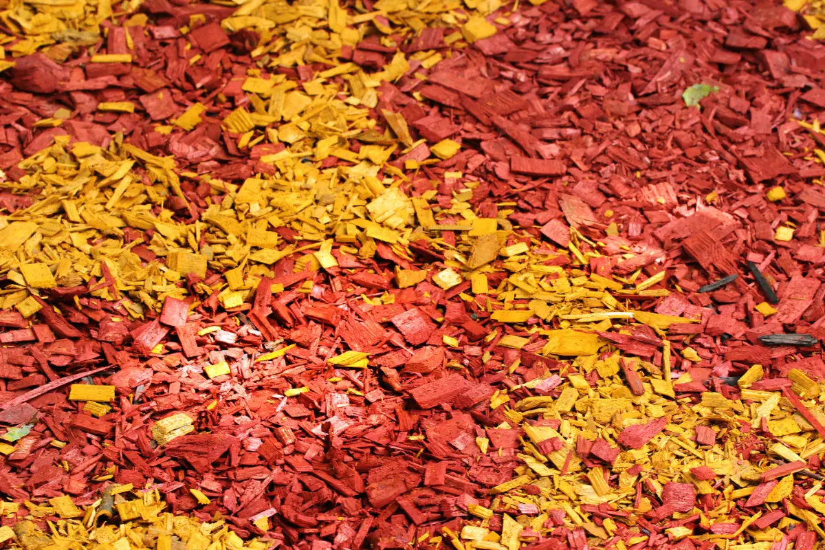 What is the Best Mulch that Retains Color? Just Yardz